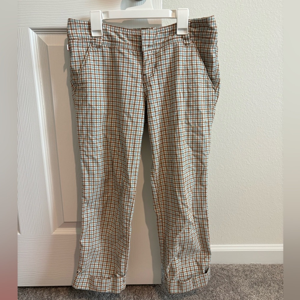 Y2K Hollister low rise brown and blue plaid capris
Size 5-fits like a women’s 4